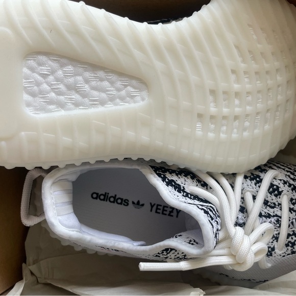 Yeezy Boost 350 Zebra size 7 - Picture 2 of 4
